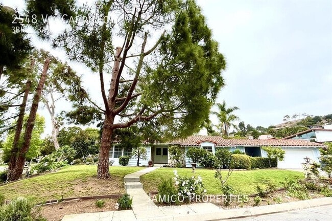 property at 2548 Vía Carrillo