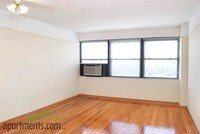 Living Room - Buena Shores Apartments in Chicago, Illinois