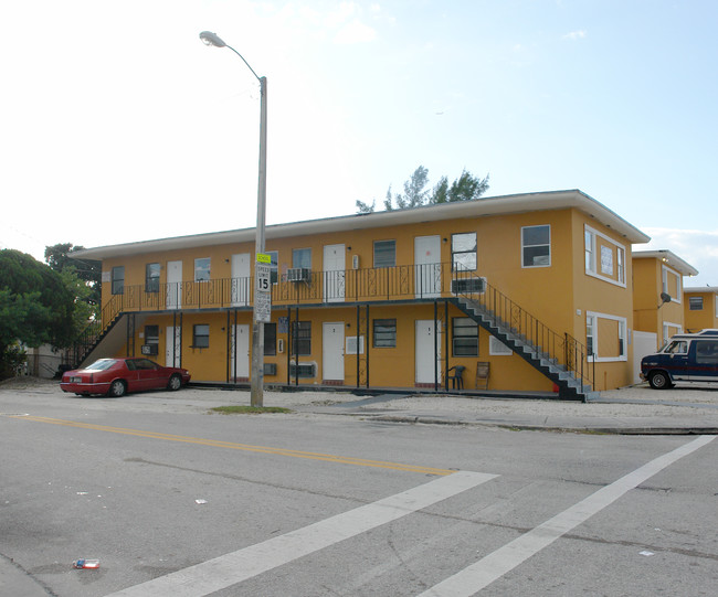 6541 NW 12th Ave in Miami, FL - Building Photo - Building Photo