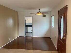 4968 W 59th St, Unit 4968 in Los Angeles, CA - Building Photo - Building Photo