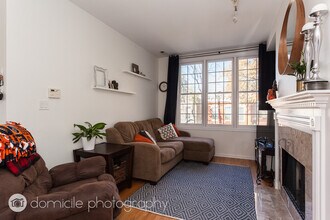 1417 W Erie St, Unit 2 in Chicago, IL - Foto de edificio - Building Photo