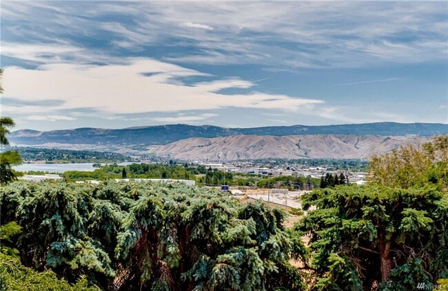 2904 Alvista Pl in Wenatchee, WA - Building Photo - Building Photo