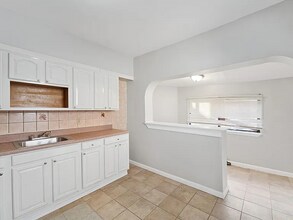 5706 Delancey St in Philadelphia, PA - Foto de edificio - Building Photo