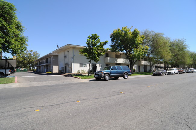 Woodland Garden Apartments in Woodland, CA - Building Photo - Building Photo