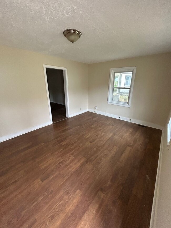 102 White Ave in Hogansville, GA - Building Photo - Building Photo