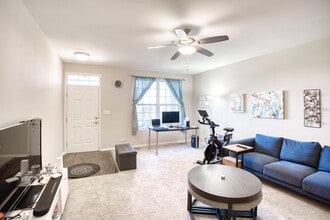 7520 Claridge Dr, Unit H in Bridgeview, IL - Building Photo - Building Photo