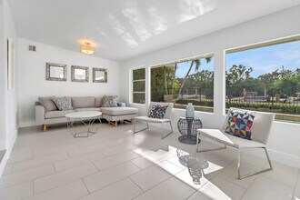 2048 Harbor Ln in Naples, FL - Building Photo - Building Photo