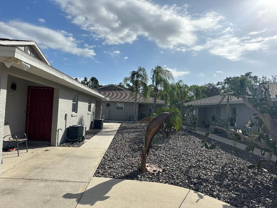 1571 Sam Asbury Ave in Avon Park, FL - Building Photo