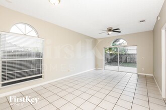 1047 Whittier Cir in Oviedo, FL - Building Photo - Building Photo