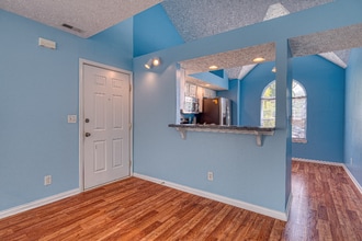 5819 River Walk Cir in Newburgh, IN - Building Photo - Building Photo