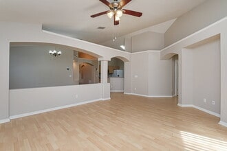 2533 Siena Way in Valrico, FL - Foto de edificio - Building Photo