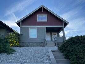 412 S Mission St in Wenatchee, WA - Building Photo