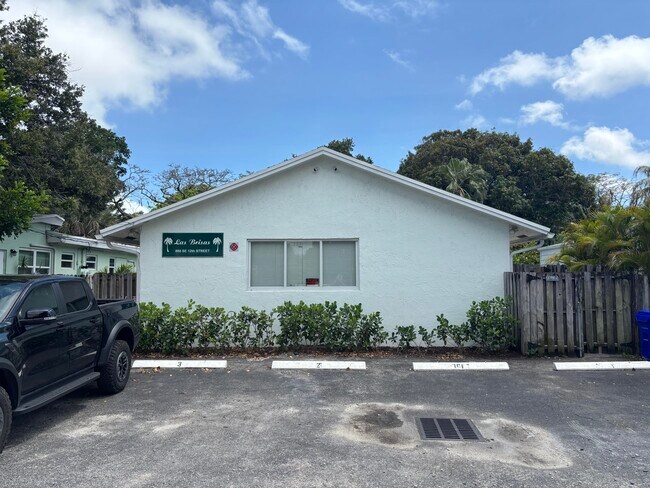 880 SE 12th St in Fort Lauderdale, FL - Building Photo - Building Photo