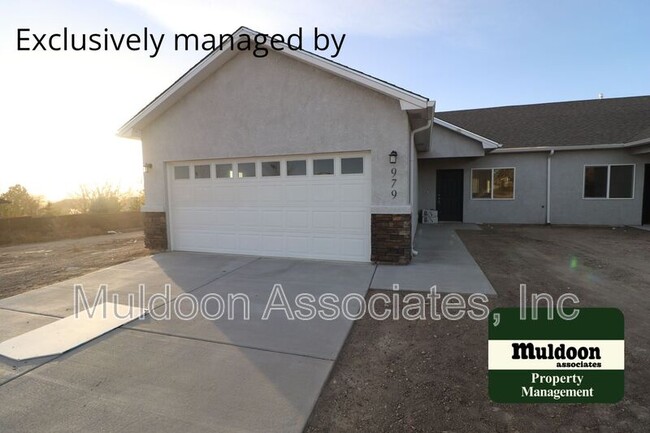 property at 979 S Greenway Ave