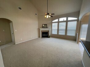 6704 Golden Oak Ln in Killeen, TX - Building Photo - Building Photo