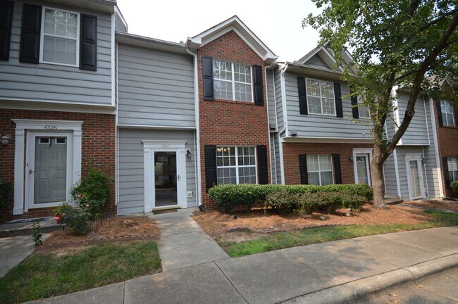 4324 Pine Springs Ct in Raleigh, NC - Building Photo - Building Photo