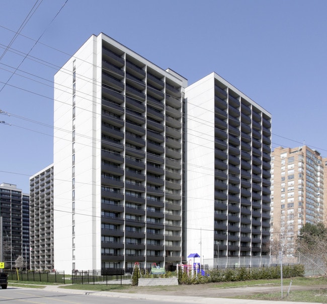 Burlington Towers in Burlington, ON - Building Photo - Building Photo