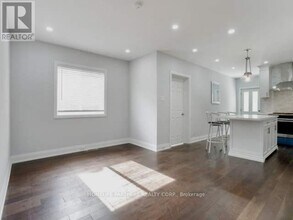 532 Jane St in Toronto, ON - Building Photo - Building Photo