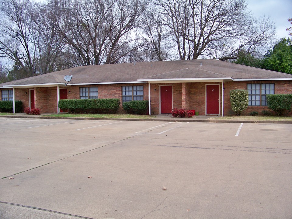 915-917 Lane St in Athens, TX - Building Photo