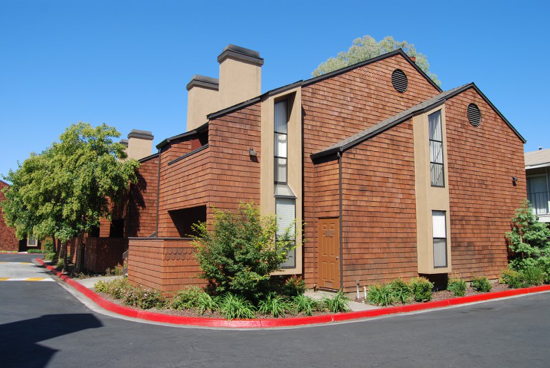 Amberwood in Stockton, CA - Building Photo