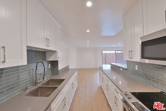 property at 136 S Palm Dr