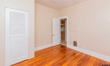 21 Stewart St in Amsterdam, NY - Building Photo - Building Photo