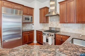 1101 The Plaza in Tenafly, NJ - Building Photo - Building Photo