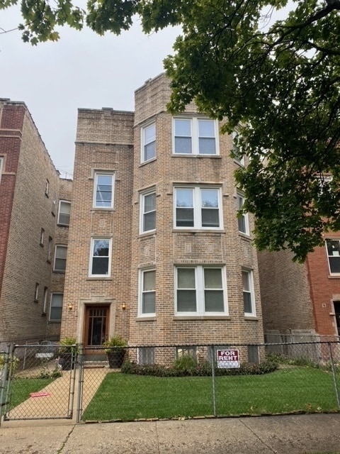 property at 4928 N St Louis Ave