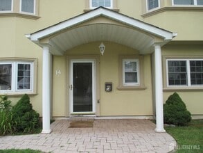 14 New Dover Rd in Woodbridge Township, NJ - Building Photo - Building Photo