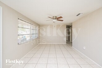 10905 Kingsbridge Rd in Port Richey, FL - Building Photo - Building Photo