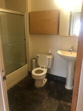 32 W Montgomery St, Unit A in Baltimore, MD - Building Photo - Building Photo