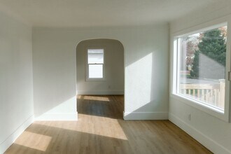 114 Baker St in Spring Arbor, MI - Building Photo - Building Photo