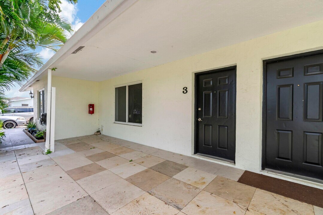 4338 Forest Rd in West Palm Beach, FL - Building Photo