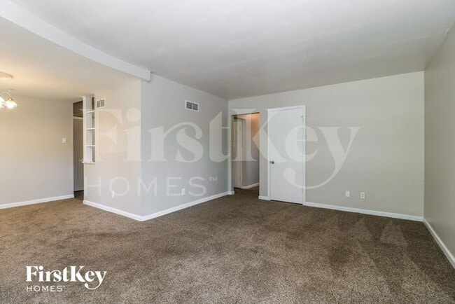 945 S Lafayette St in Florissant, MO - Building Photo - Building Photo