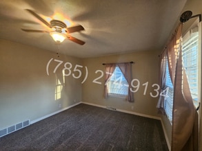 859 S 10th St in Salina, KS - Building Photo - Building Photo