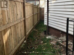 163 Welland Ave in St Catharines, ON - Building Photo - Building Photo