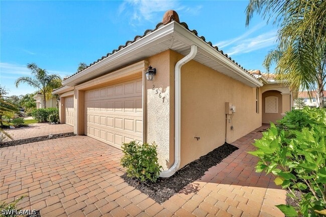 2567 Vine Ave in Naples, FL - Building Photo - Building Photo