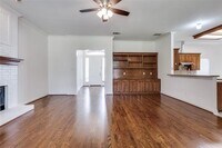 9615 Windy Hollow Dr in Irving, TX - Building Photo - Building Photo