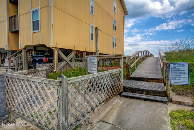 property at 918 N New River Dr