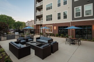 The Elms at Century in Germantown, MD - Foto de edificio - Building Photo