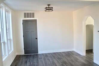 249 SE Academy St in Dallas, OR - Building Photo - Building Photo