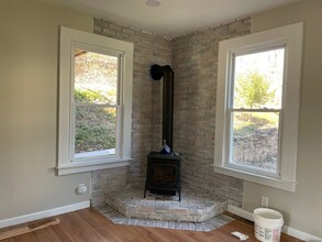 222 Chamberlain Hwy, Unit 1st floor in Meriden, CT - Building Photo - Building Photo
