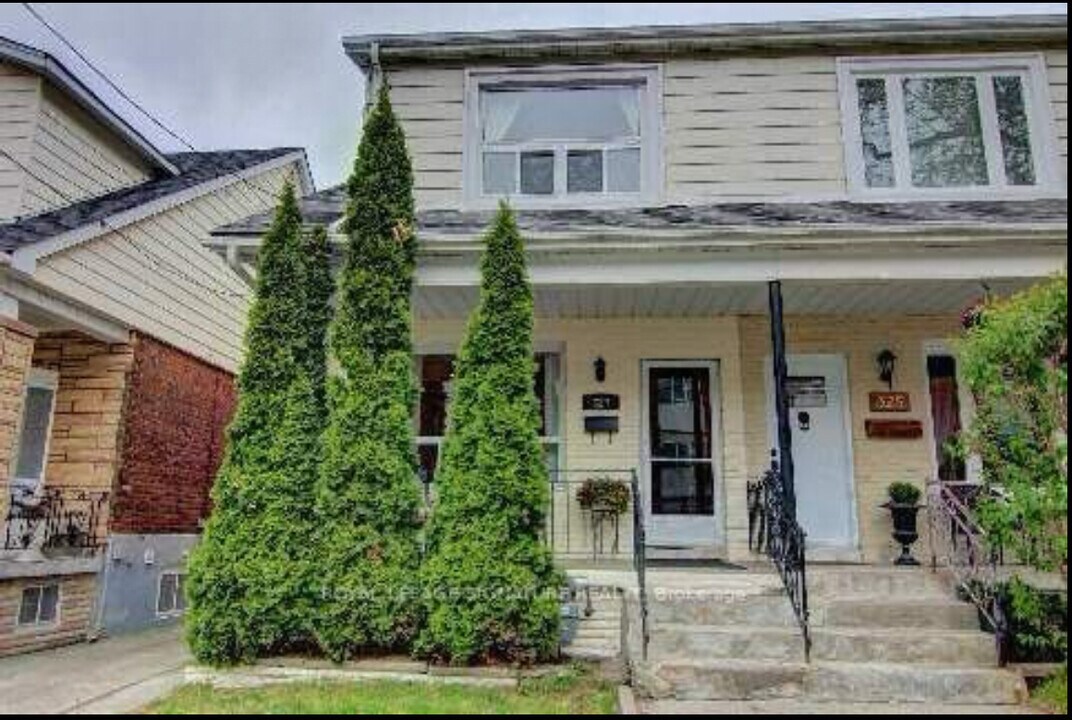327 Wolverleigh Blvd in Toronto, ON - Building Photo
