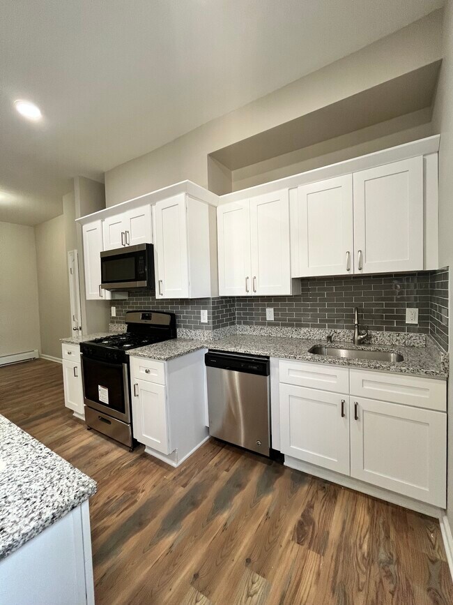 118 Van Horne St in Jersey City, NJ - Building Photo - Building Photo