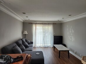 310 Bethany Rd, Unit Apt B in Burbank, CA - Building Photo - Building Photo