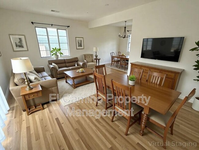 7716 Airport Blvd in Los Angeles, CA - Building Photo - Building Photo