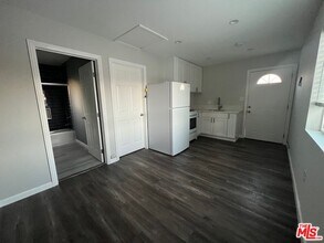 17805 Lanark St in Los Angeles, CA - Building Photo - Building Photo