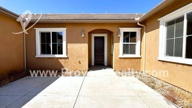 19416 Chuparosa Rd in Apple Valley, CA - Building Photo - Building Photo