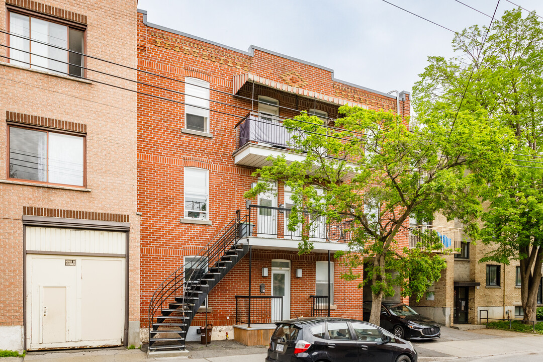 347 Saint-Philippe Rue in Montréal, QC - Building Photo