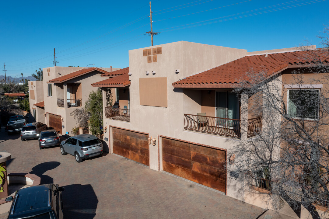 70-130 S Placita Colonia Solana in Tucson, AZ - Foto de edificio